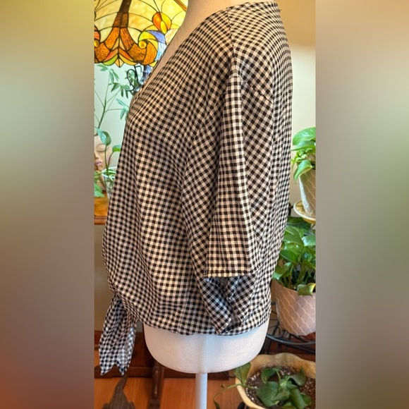 Ariella Black and White Checkered Tie-Front Blouse Size Medium - Picture 6 of 13